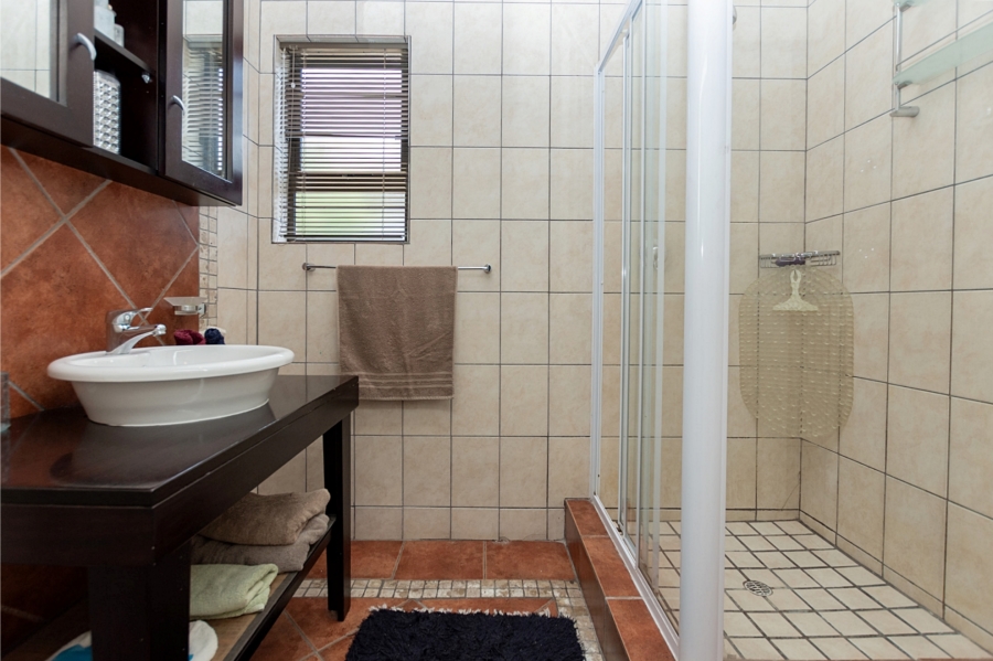 4 Bedroom Property for Sale in Middedorp Western Cape